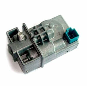 Verrou de porte de voiture métallique avec connecteur.