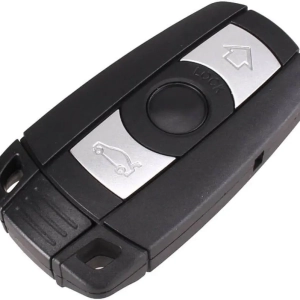 Clé de voiture noire avec boutons argentés